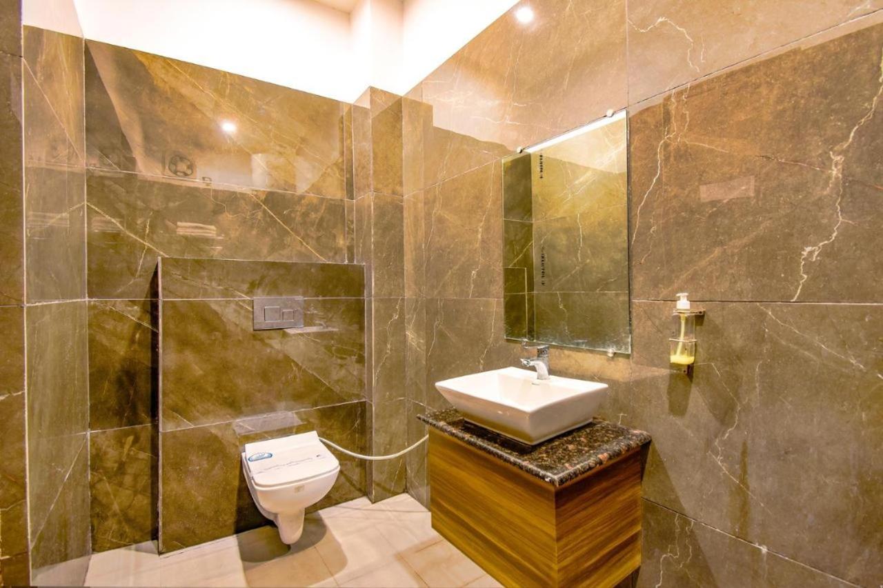 Hotel Good Will Residency - Cyber City Гургаон Экстерьер фото