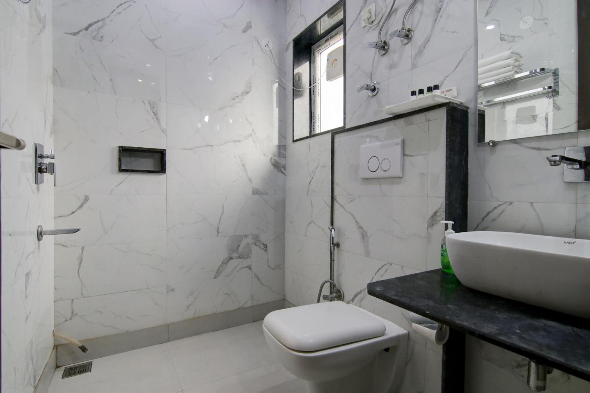 Hotel Good Will Residency - Cyber City Гургаон Экстерьер фото